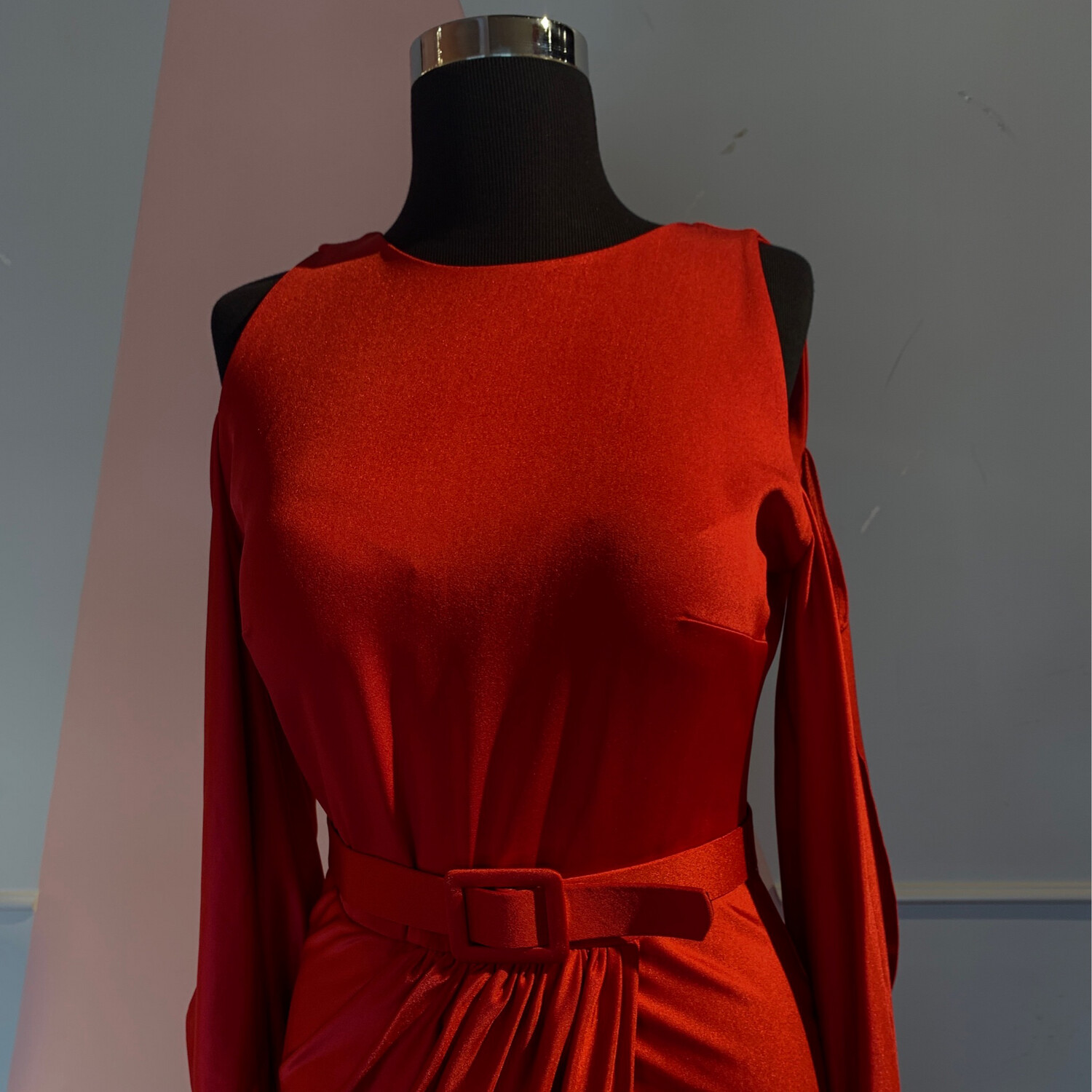 Vestido largo color rojo, talla 42
