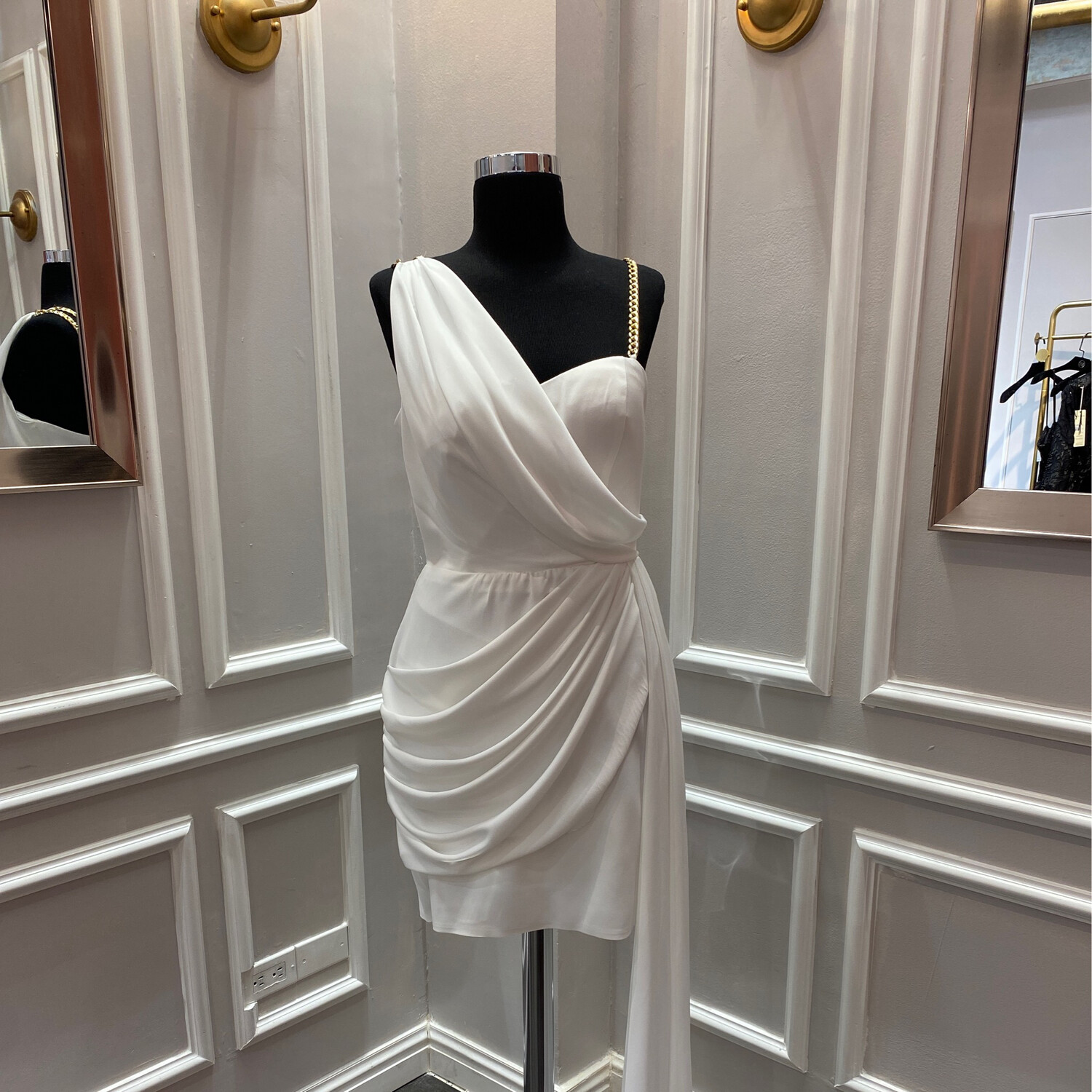 Vestido corto color blanco de talla 42