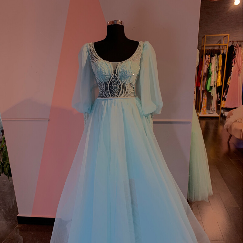 REBAJADO - VESTIDO LARGO 	COLOR	CELESTE	TALLA:	44	EU	o	12	US