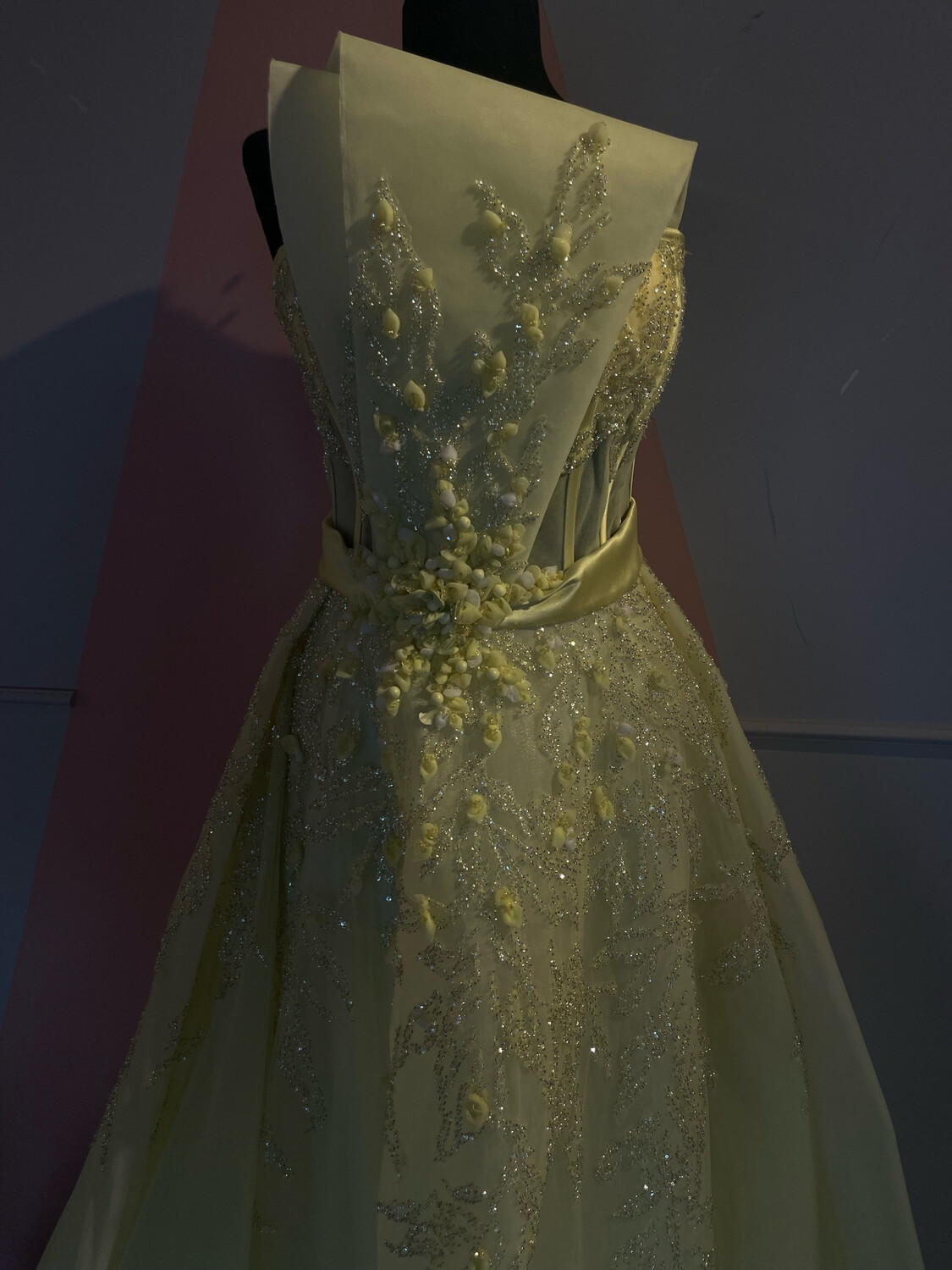 VESTIDO LARGO 	COLOR	AMARILLO 	(YELLOW)	DE	TALLA:	38	EU	/	6	US