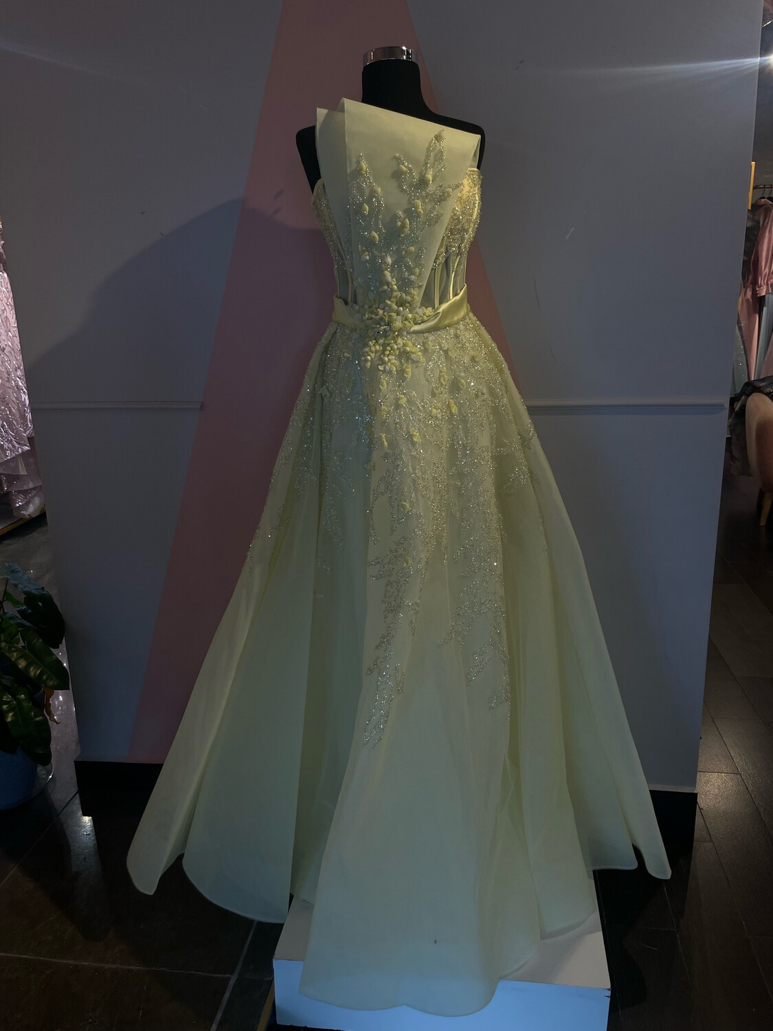 VESTIDO LARGO 	COLOR	AMARILLO 	(YELLOW)	DE	TALLA:	38	EU	/	6	US