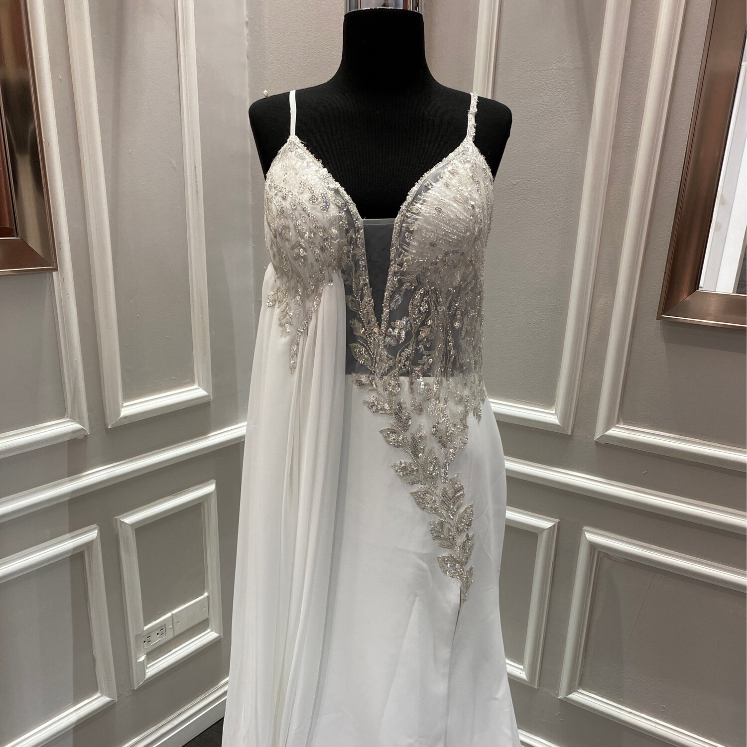 VESTIDO LARGO 	COLOR	BLANCO	TALLA:	44	EU	o	12	US