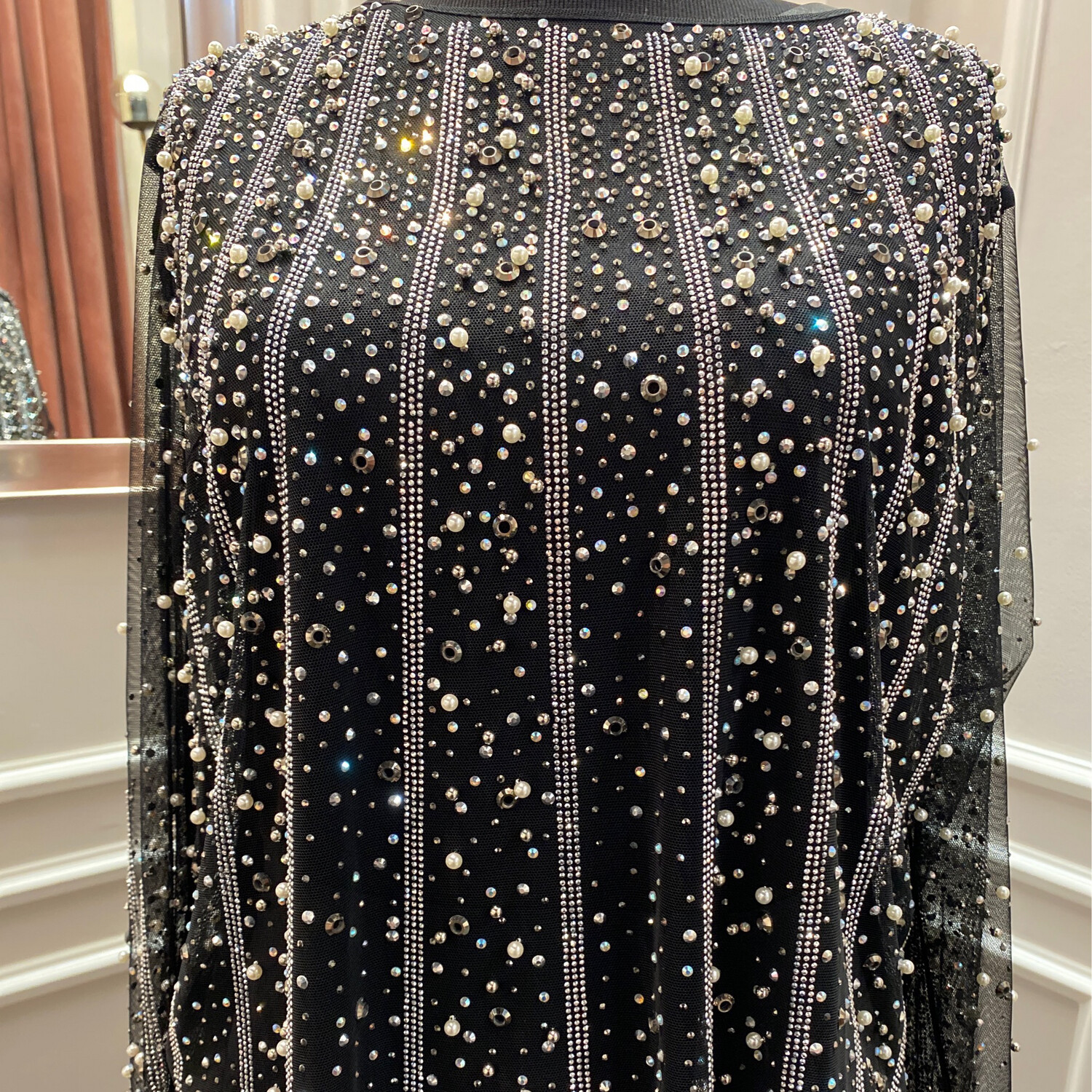 Vestido largo corte recto, color negro. Tallas  S , M y L