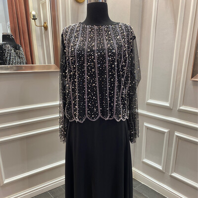 Vestido largo corte recto, color negro. Tallas  S , M y L