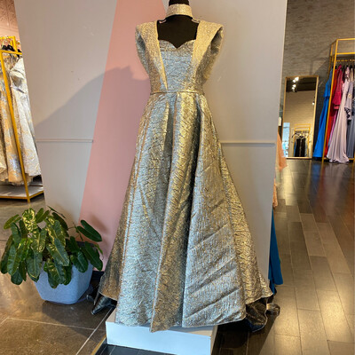 VESTIDO LARGO 	COLOR	DORADO	TALLA:	44	EU	/	12	US