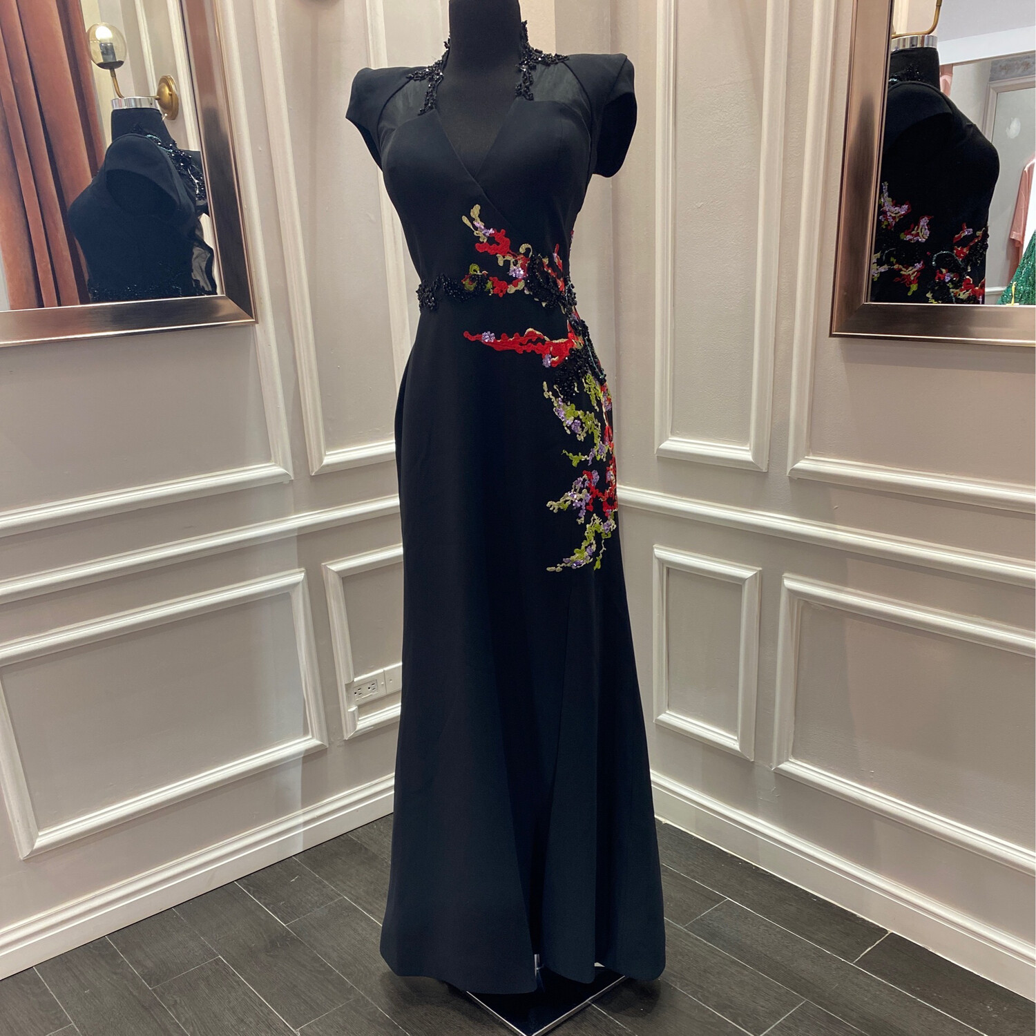 VESTIDO LARGO 	COLOR	NEGRO	(BLACK)	DE	TALLA:	46	EU	/	14 US