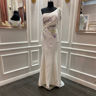Vestido largo con una manga, color blanco. Talla L