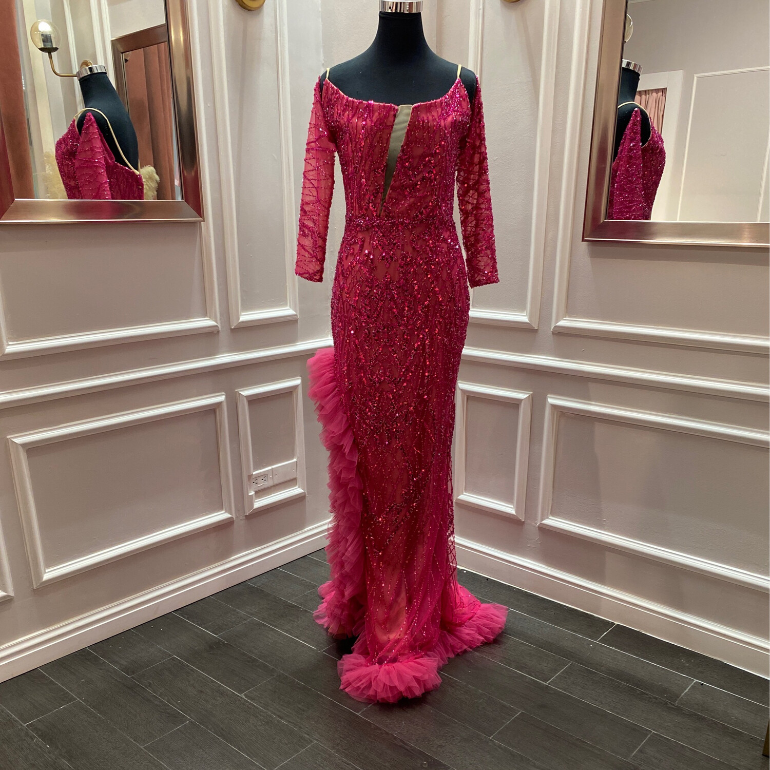 REBAJADO - VESTIDO LARGO 	COLOR	FUCSIA	TALLA:	44	EU	/	12	US