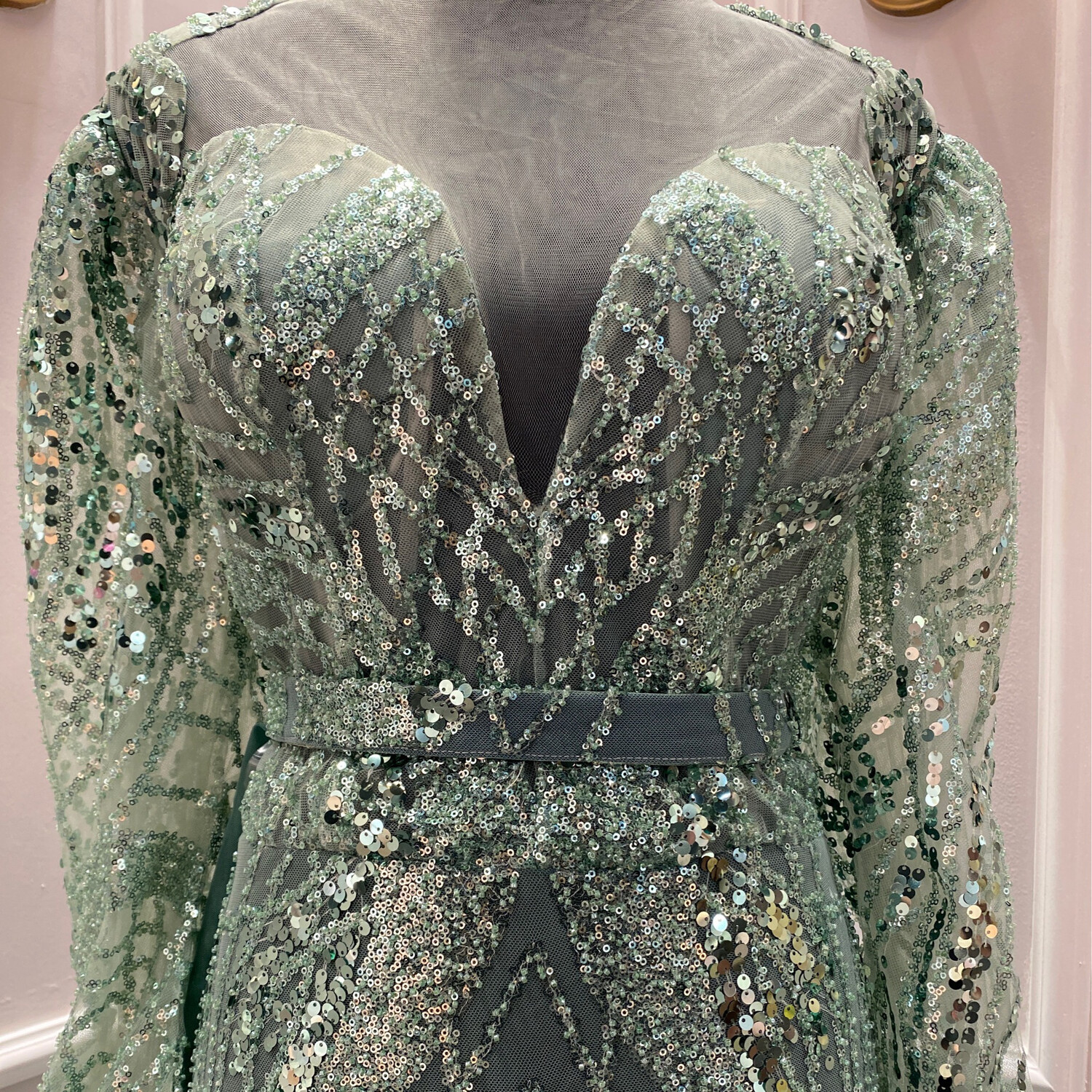VESTIDO LARGO 	COLOR	VERDE MENTA	TALLA:	50	EU	/	18	US
