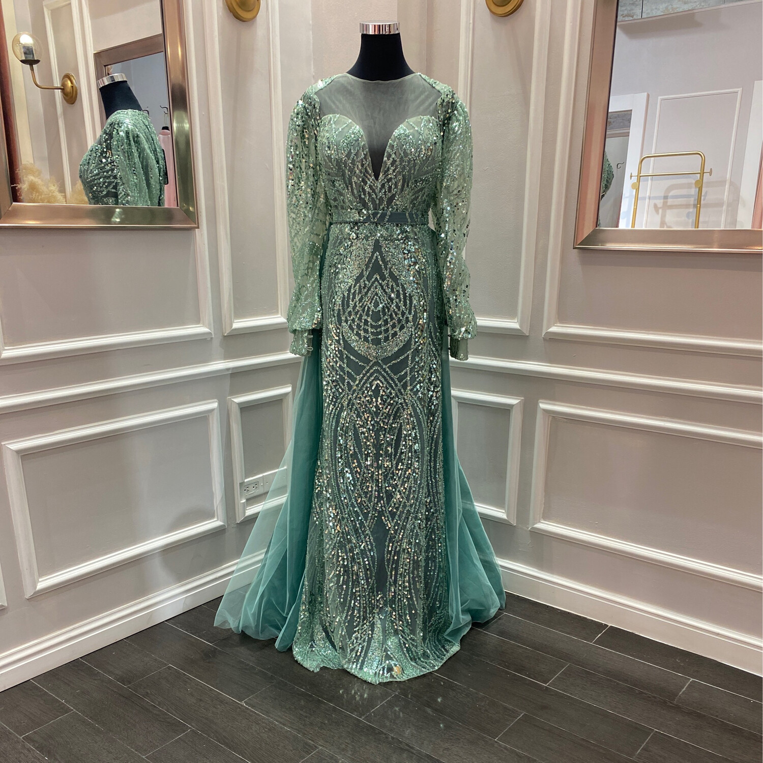 VESTIDO LARGO 	COLOR	VERDE MENTA	TALLA:	50	EU	/	18	US