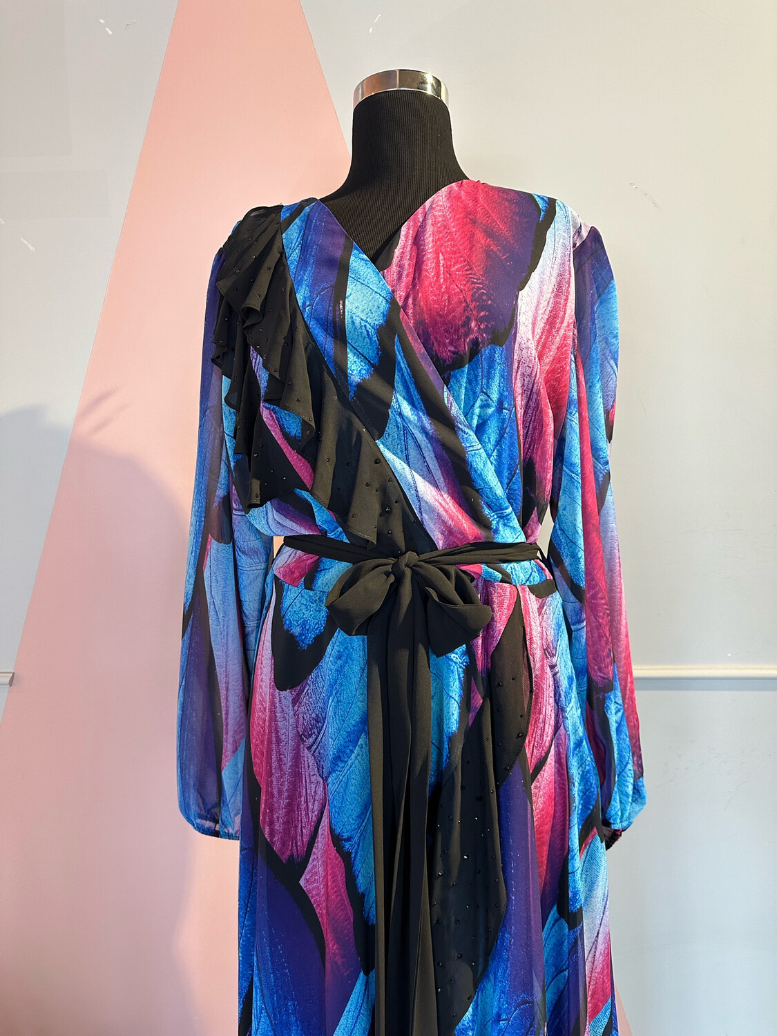 Vestido largo corte caido, multicolor con estampado. Talla M y L