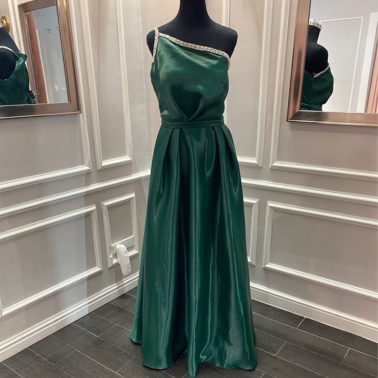VESTIDO LARGO 	COLOR	VERDE	TALLA:	46	EU	/	14	US