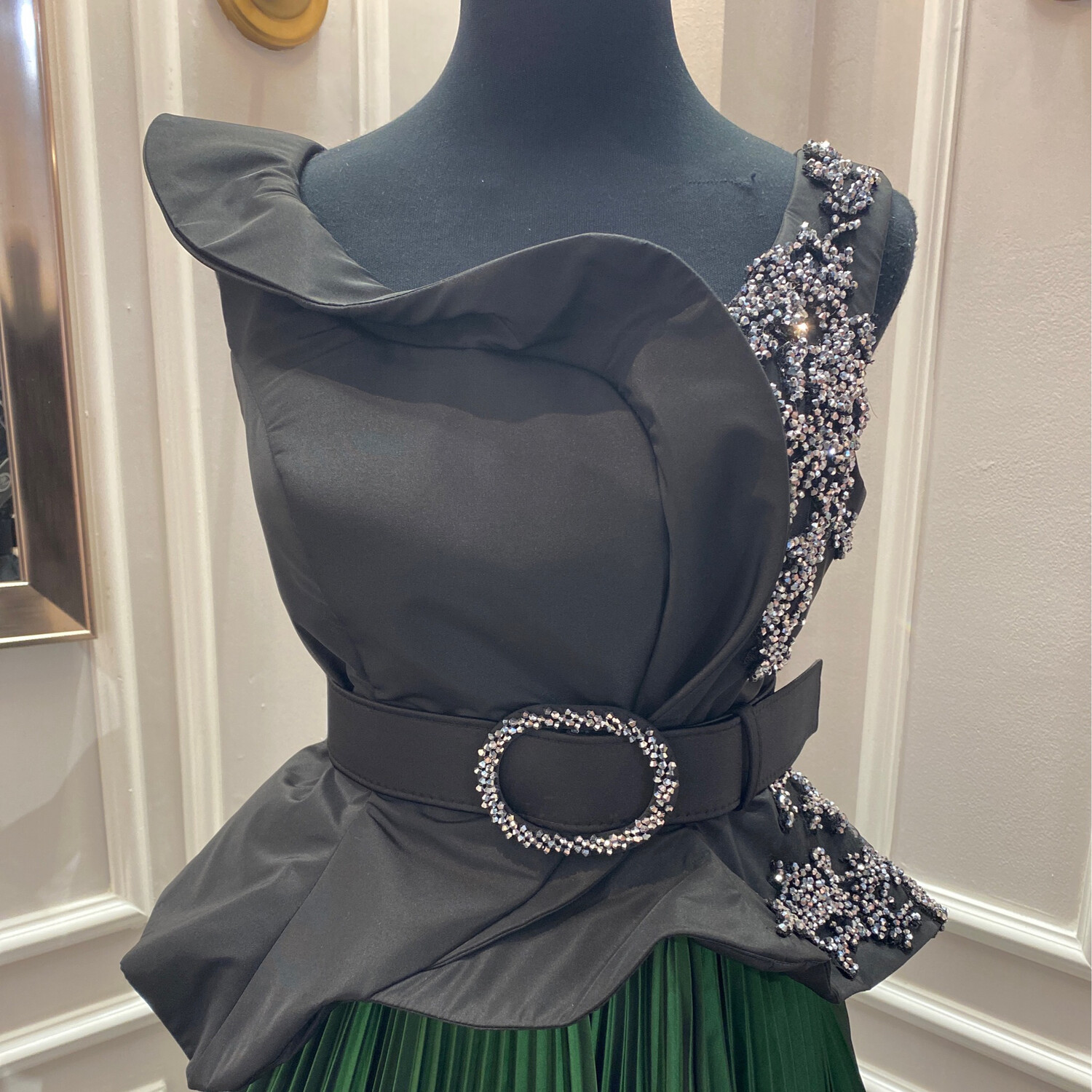 VESTIDO LARGO 	COLOR	VERDE /NEGRO	TALLA:	44	EU	/	12	US