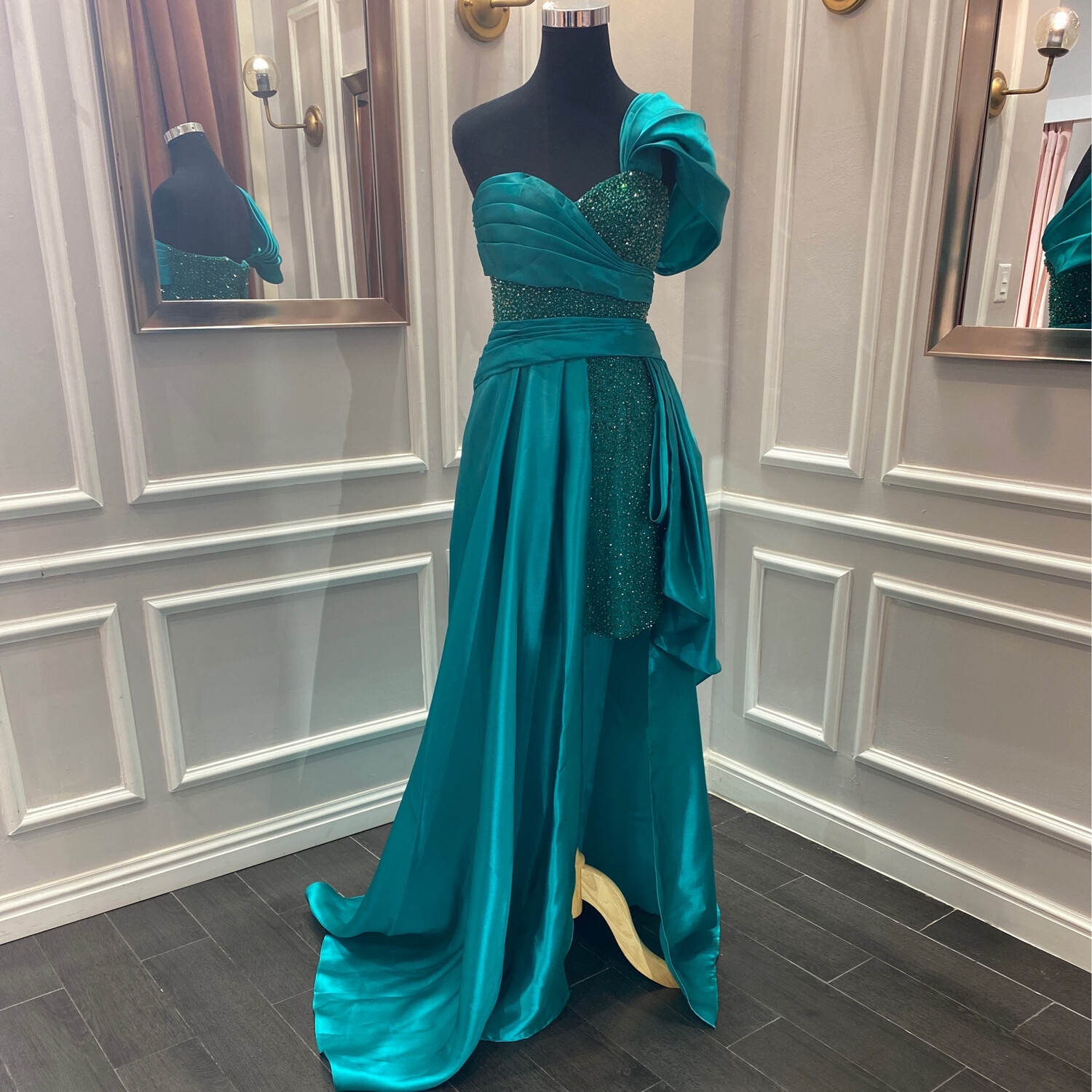 Vestido corto largo colo turquesa de talla 44