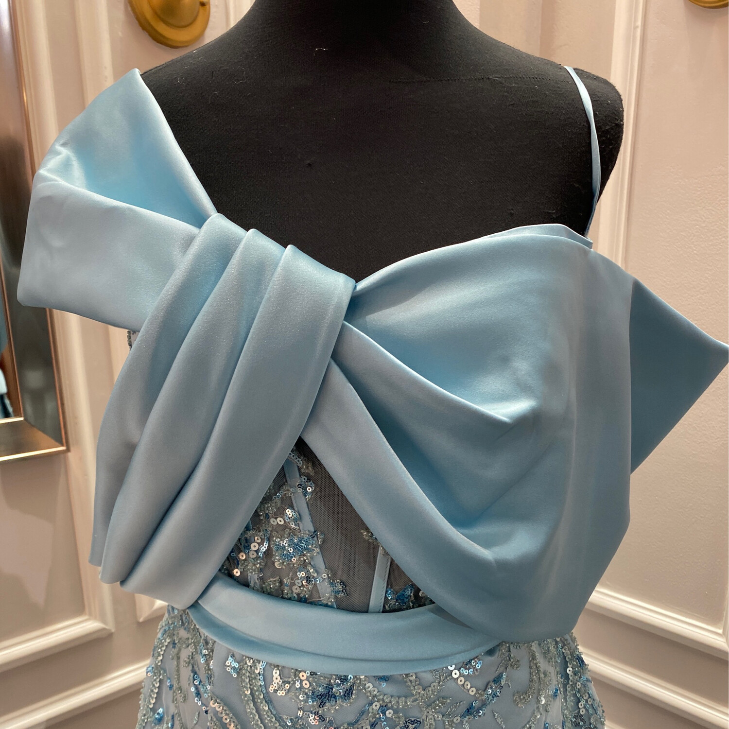VESTIDO CORTO - CELESTE - TALLA 44