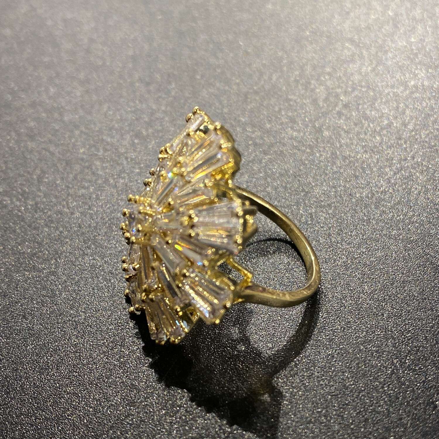 ANILLO DORADO GRANDE REDONDO