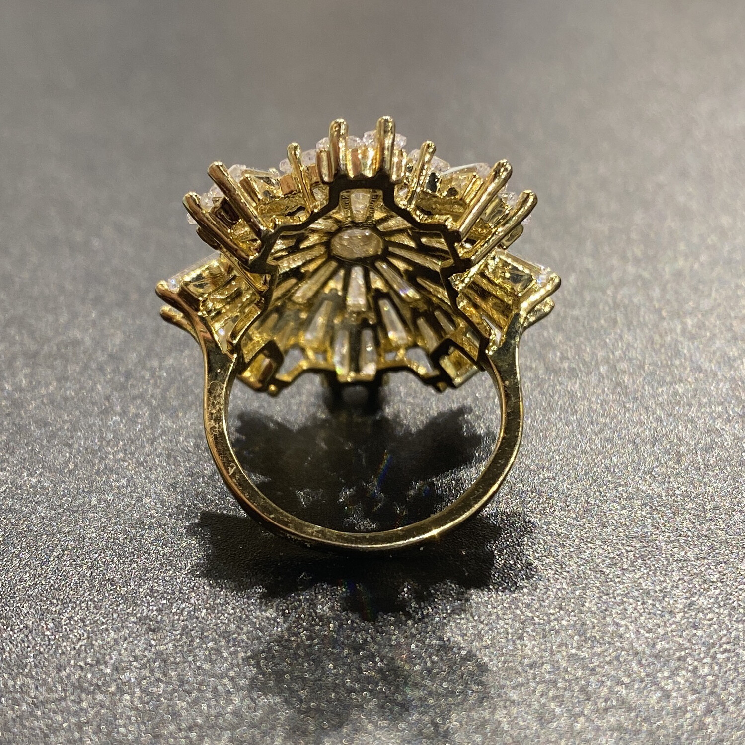 ANILLO DORADO GRANDE REDONDO