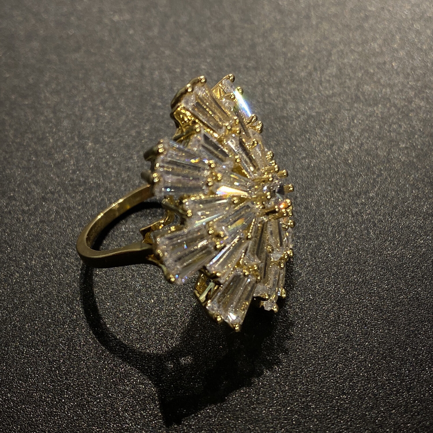 ANILLO DORADO GRANDE REDONDO