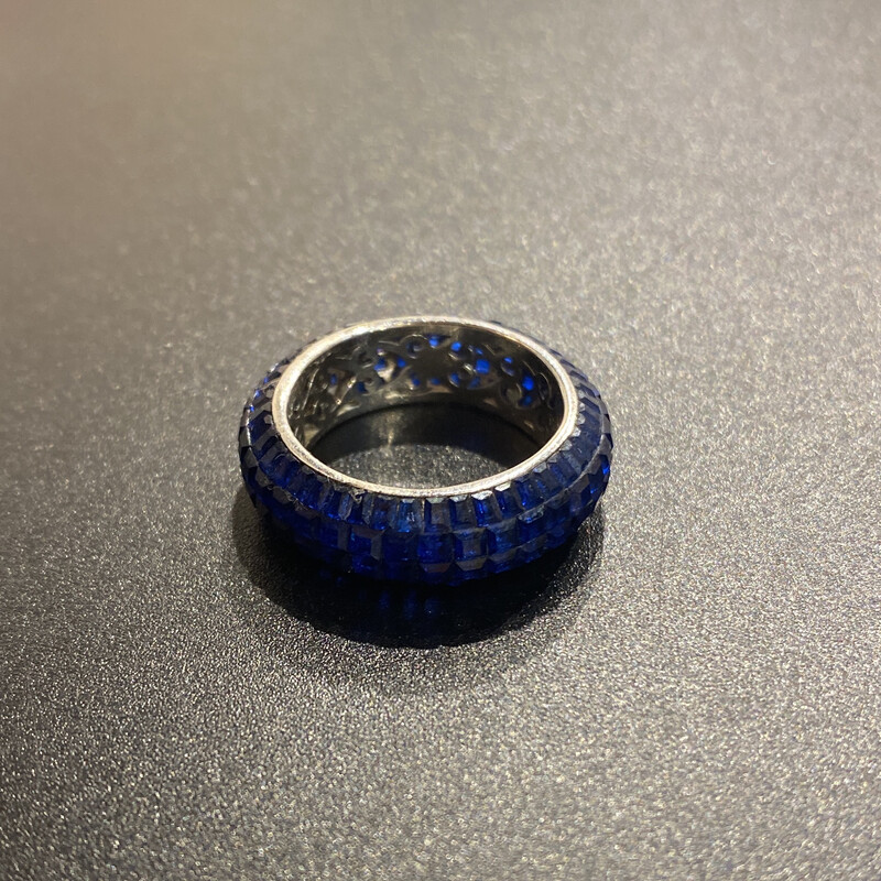 ANILLO DE PEDRERIA AZUL NAVY - FONDO PLATEADO