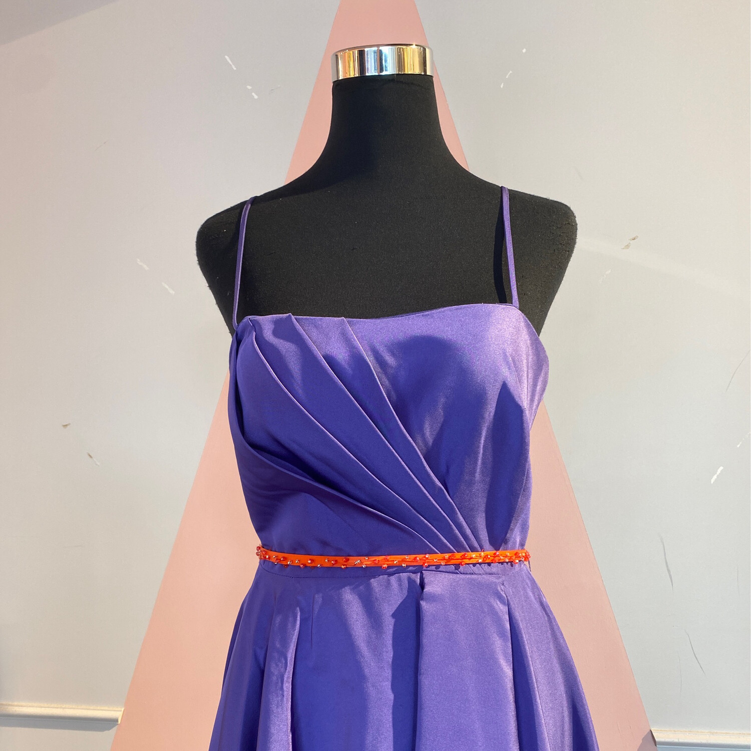 Vestido corto largo color morado de diversas tallas