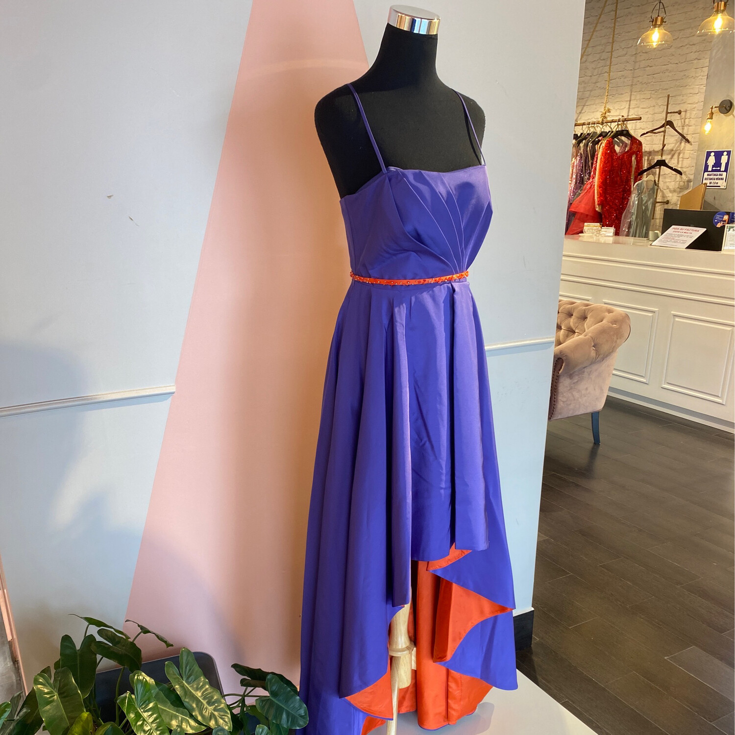 Vestido corto largo color morado de diversas tallas