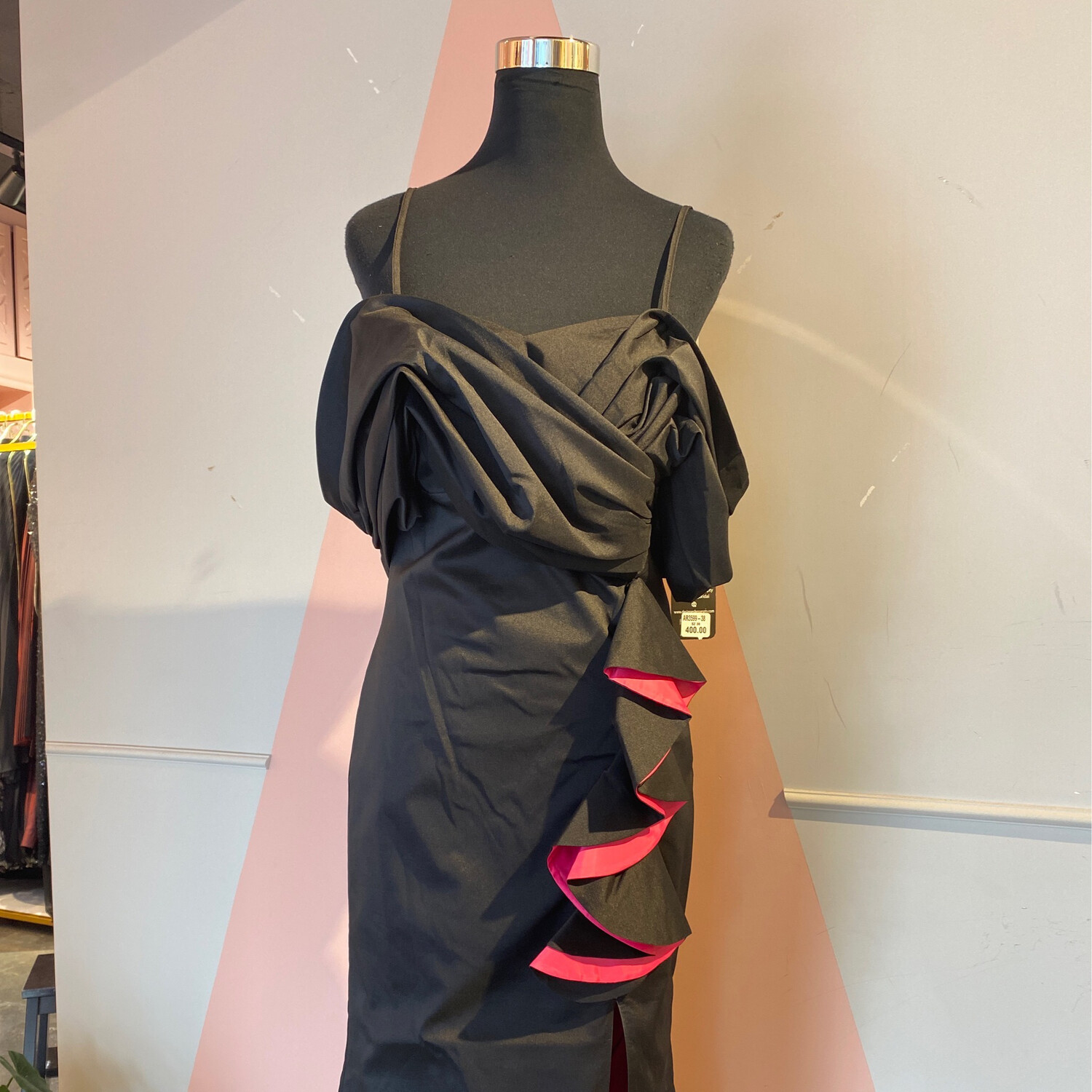VESTIDO LARGO 	COLOR	NEGRO / ROSADO		DE	DIVERSAS TALLAS
