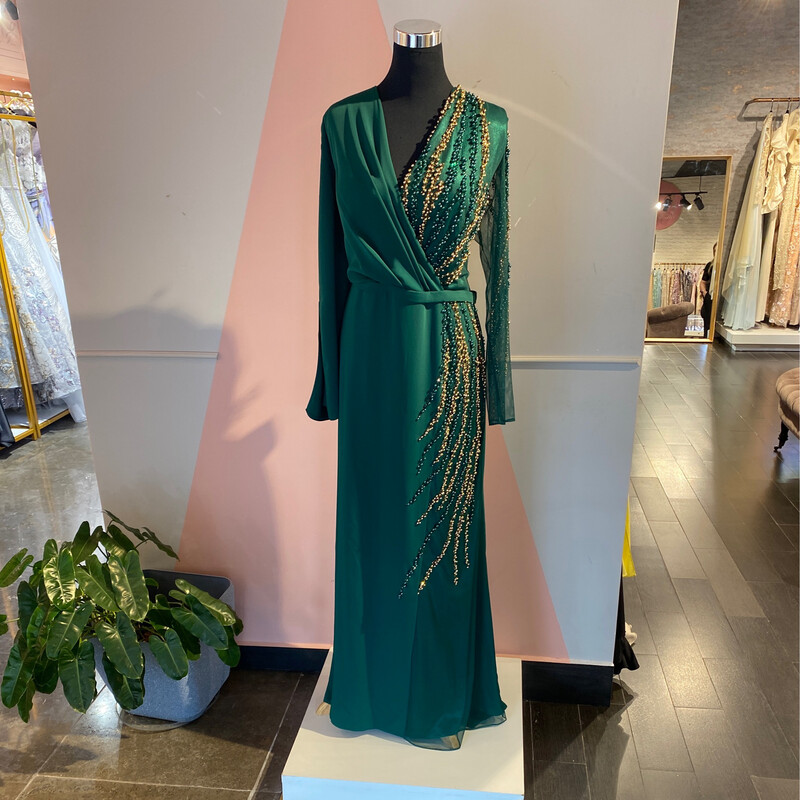 Vestido largo corte recto con mangas, color verde. Talla L