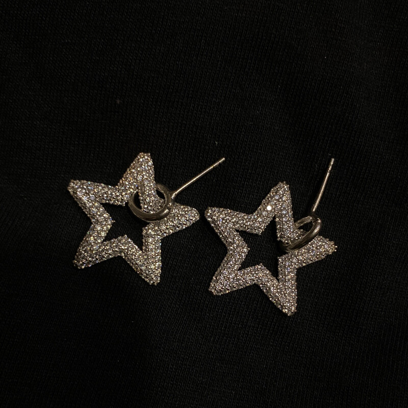 ARETES PEQUEÑOS ESTRELLA