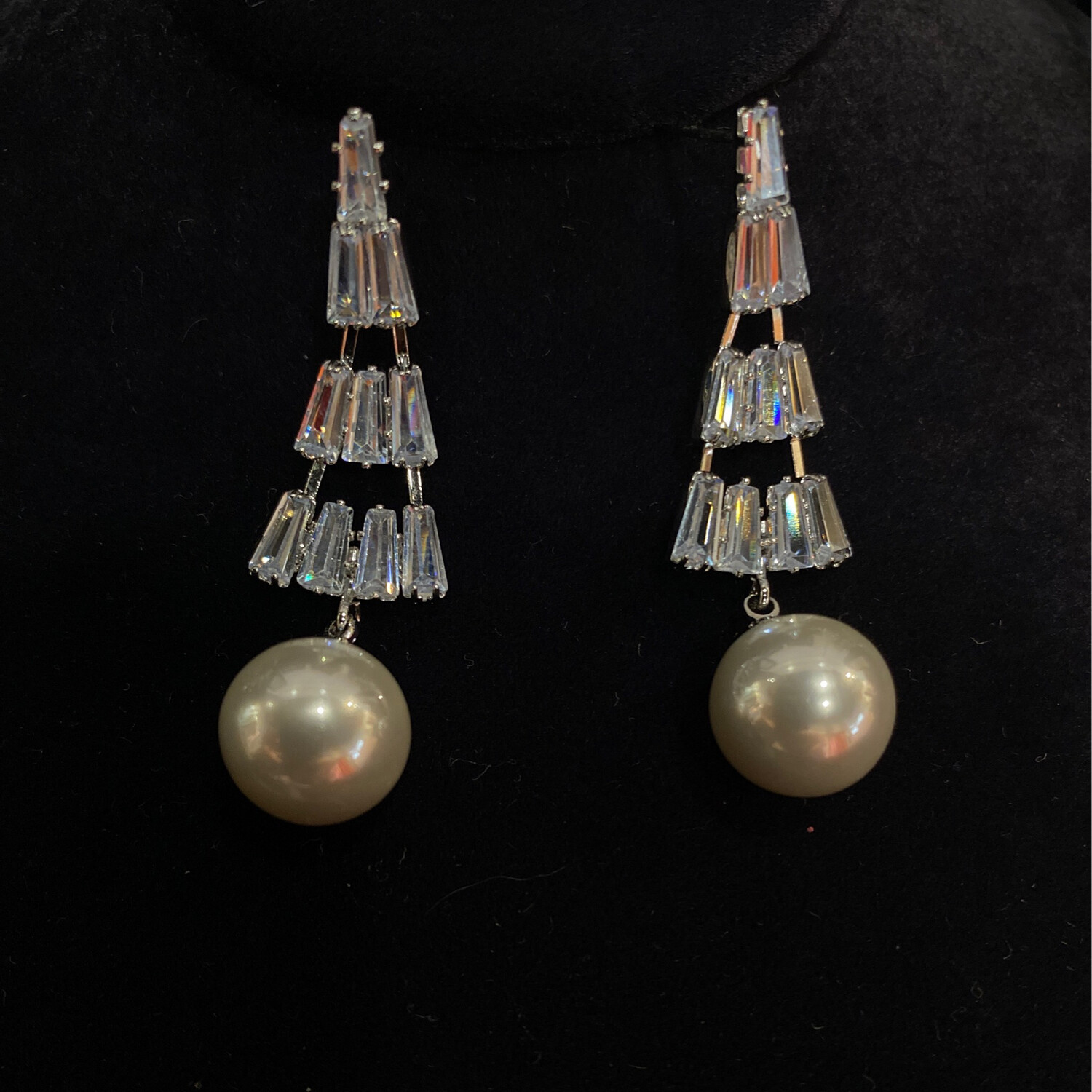 ARETE - MEDIANO - PLATEADO CON PERLA COLGANTE