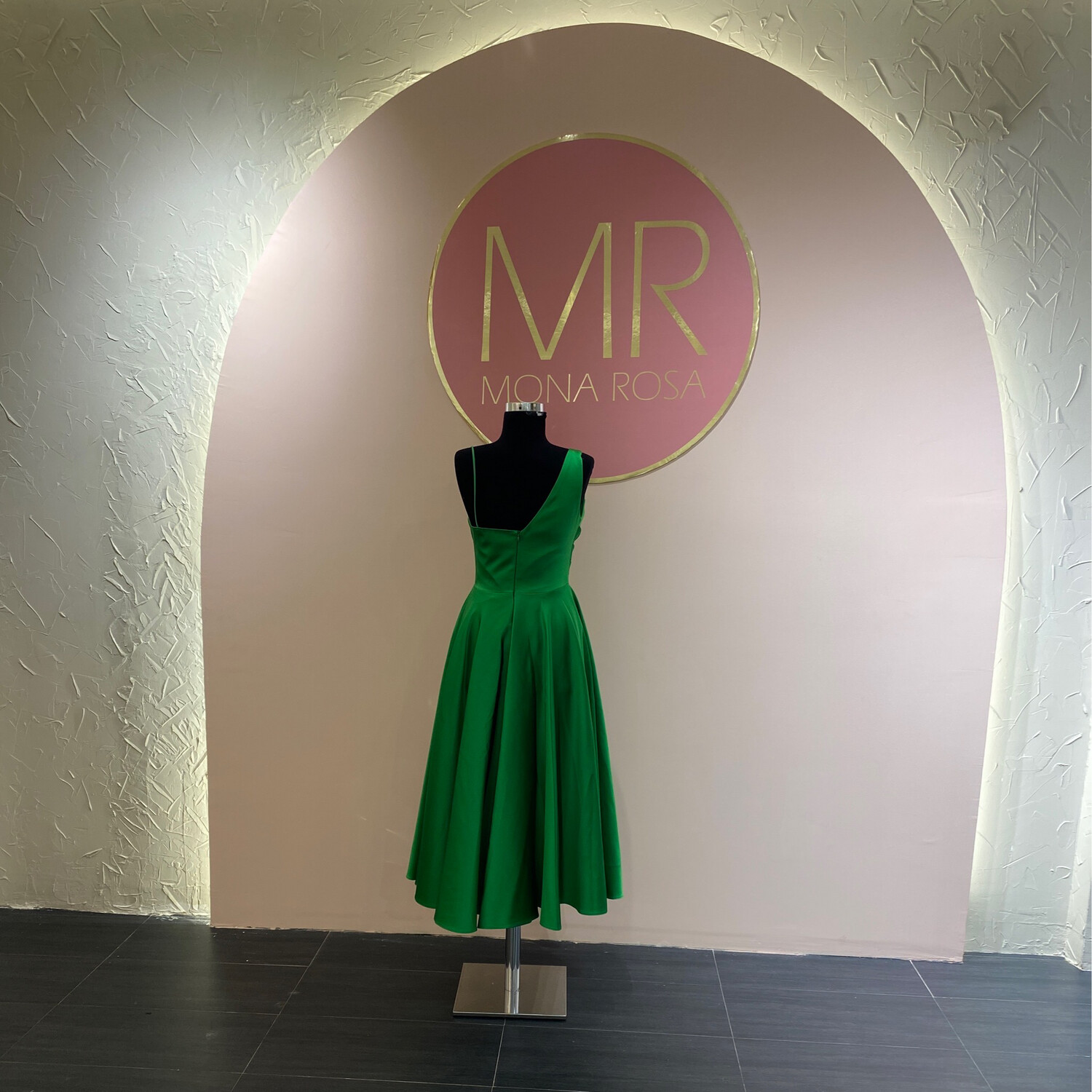Vestido corto color verde de diversas tallas