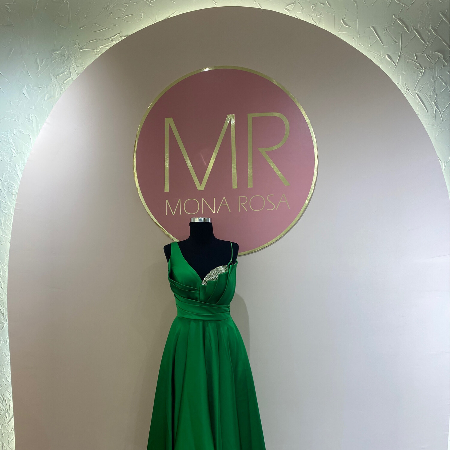 Vestido corto color verde de diversas tallas