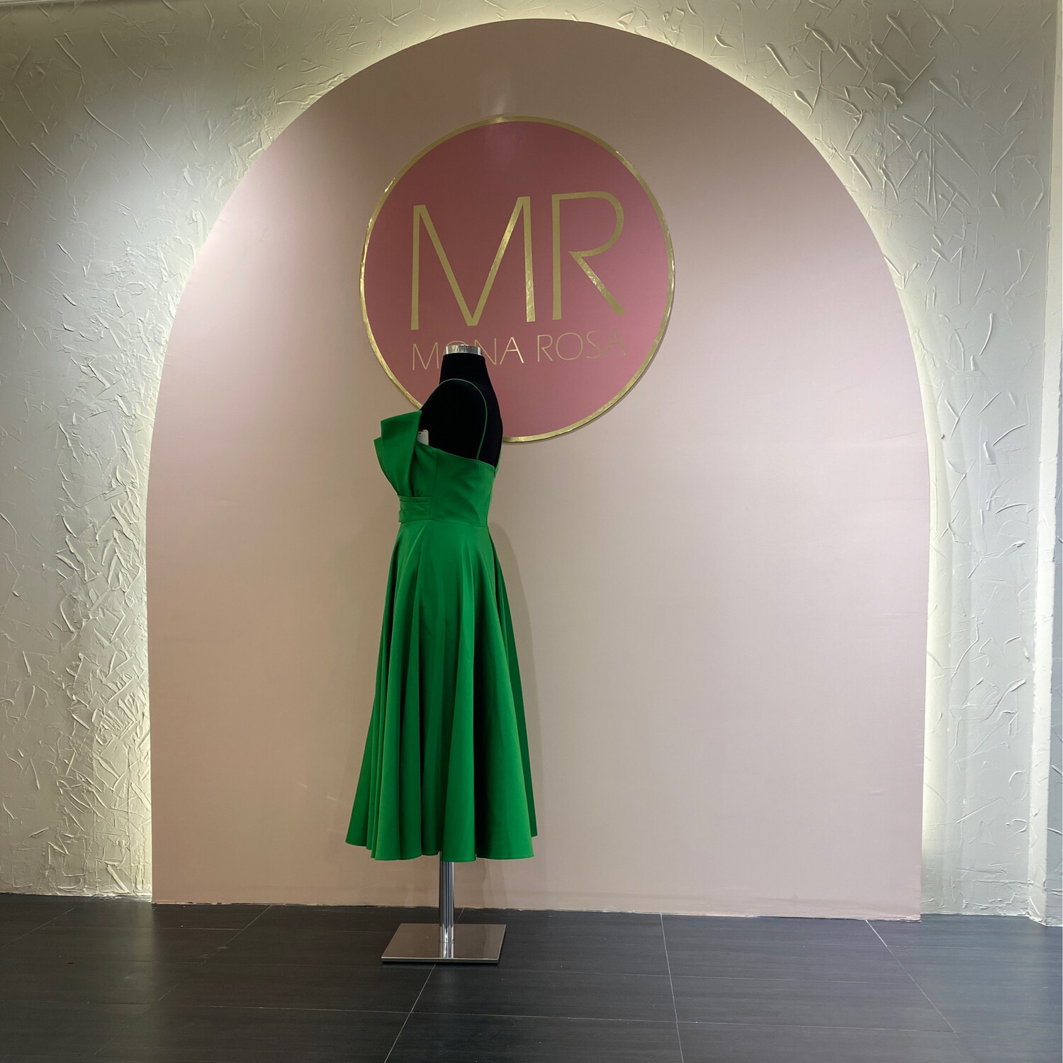 Vestido corto color verde de diversas tallas