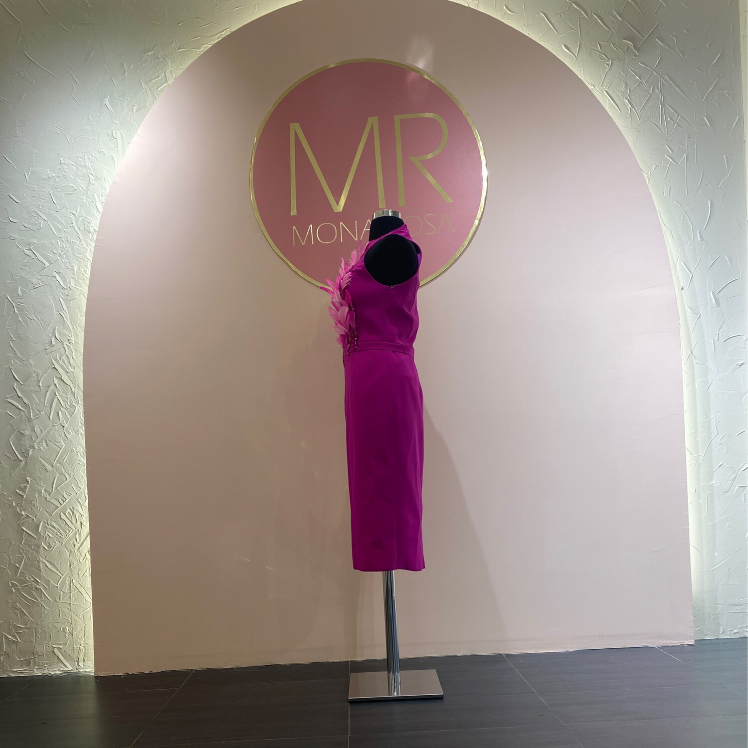 Vestido corto color magenta de diversas tallas