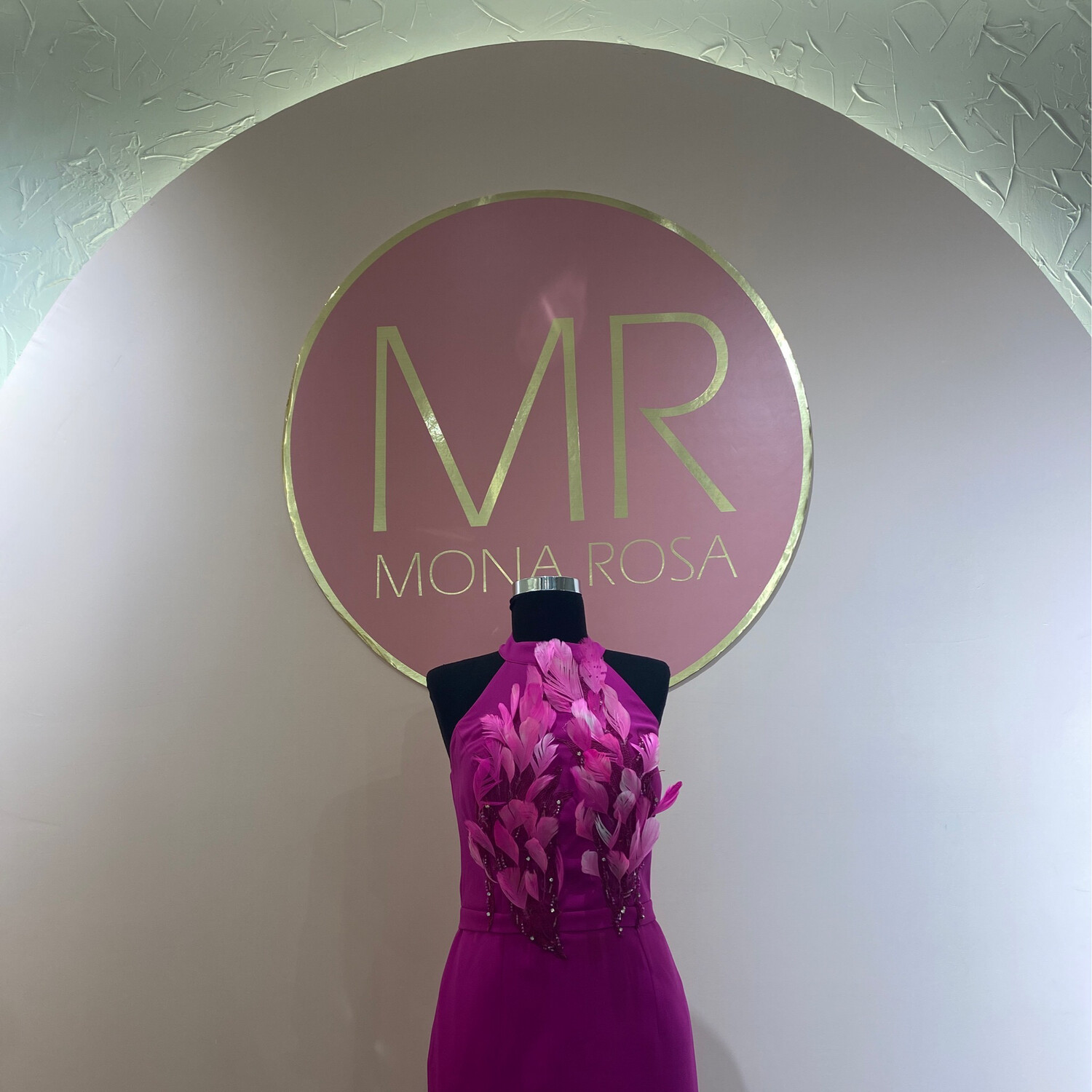 Vestido corto color magenta de diversas tallas