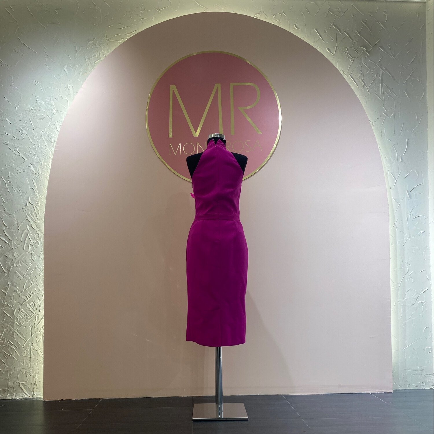 Vestido corto color magenta de diversas tallas