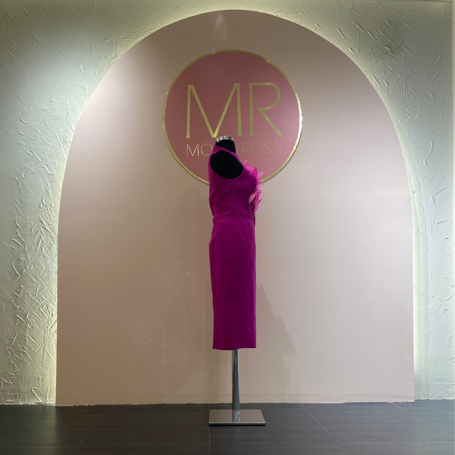 Vestido corto color magenta de diversas tallas