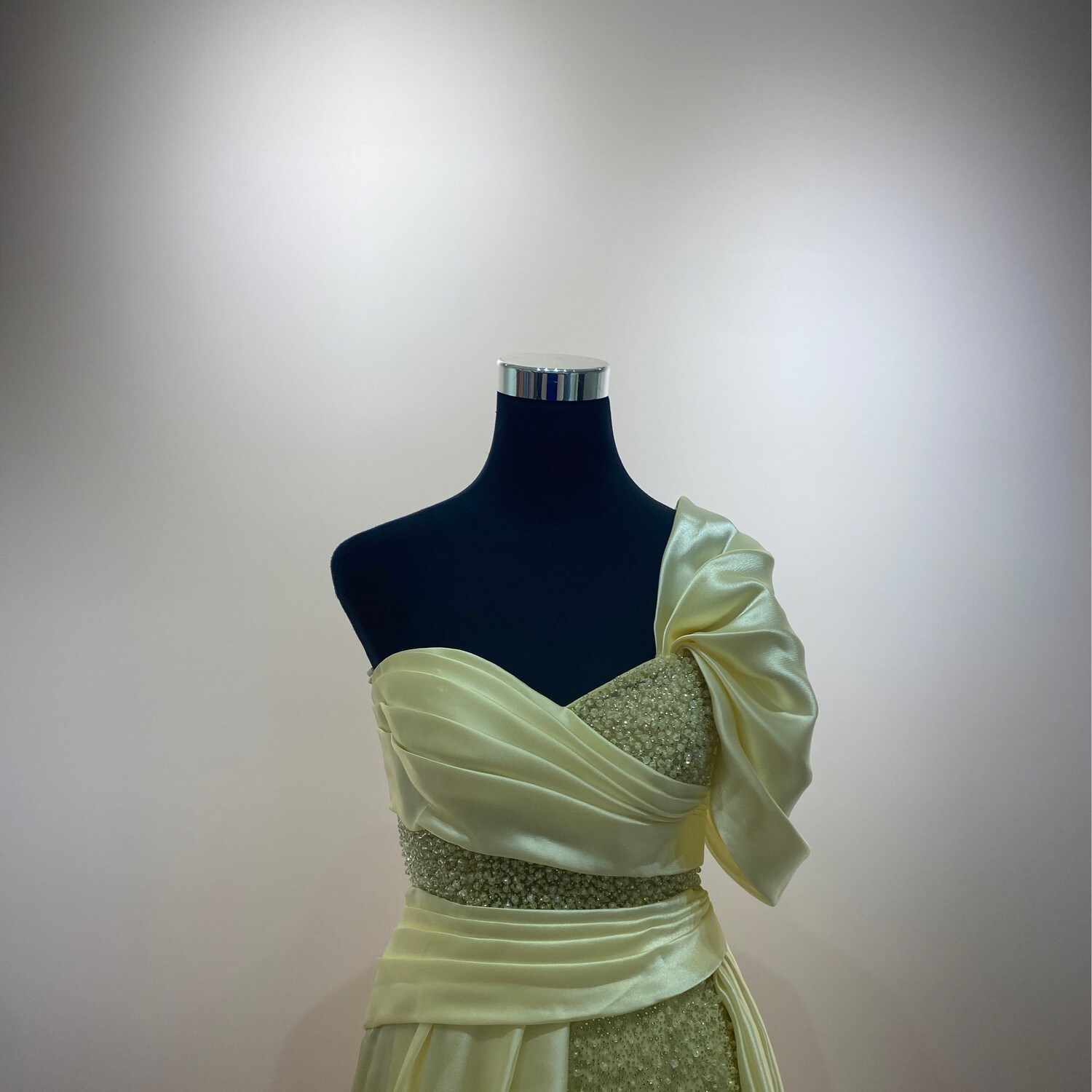 VESTIDO LARGO 	COLOR	AMARILLO	TALLA:	42	EU	/	10	US