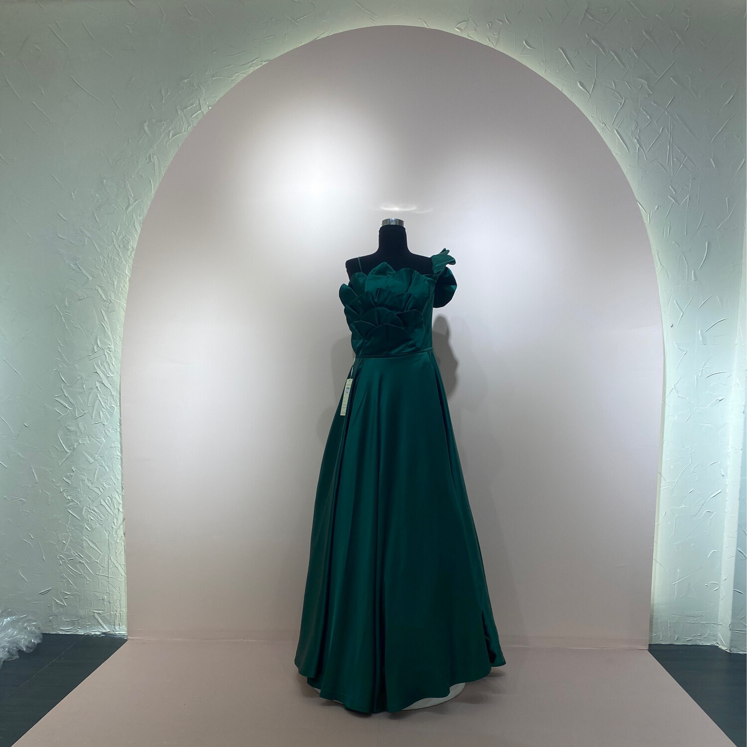 VENDIDO VESTIDO LARGO 	COLOR	VERDE	TALLA:	44	EU	o	12	US VENDIDO VESTIDO LARGO 	COLOR	VERDE	TALLA:	44	EU	o	12	US