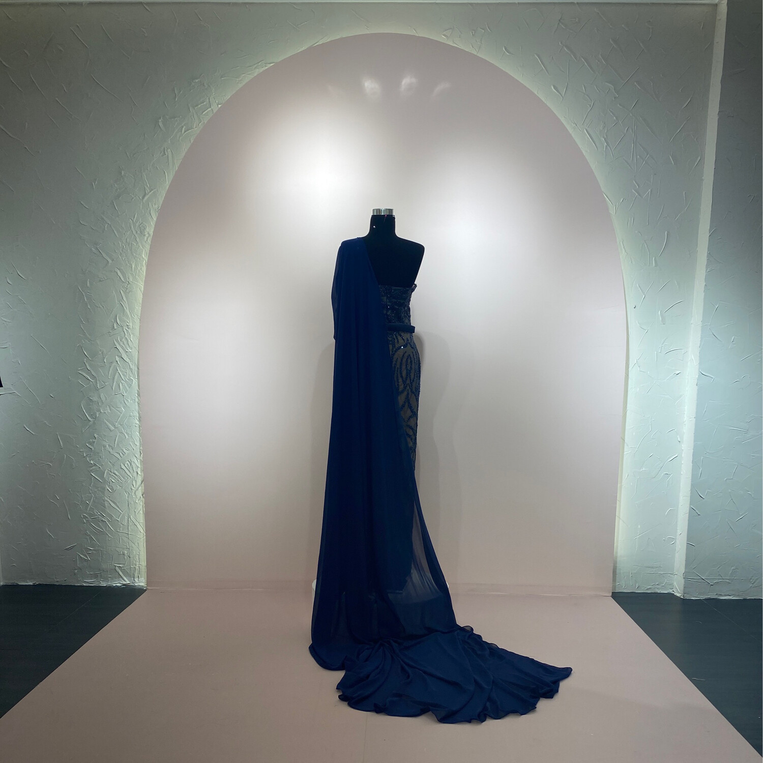 VESIDO LARGO 	COLOR	AZUL NAVY	TALLA:	44	EU	o	12	US
