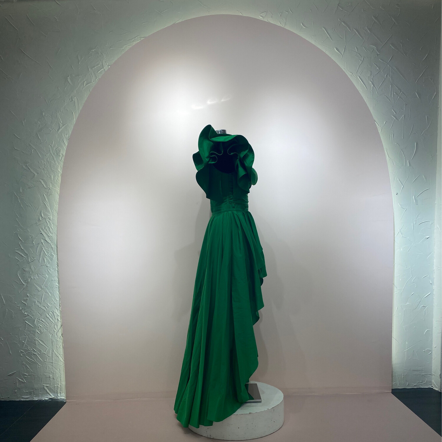 Vestido corto con sobre falda color verde