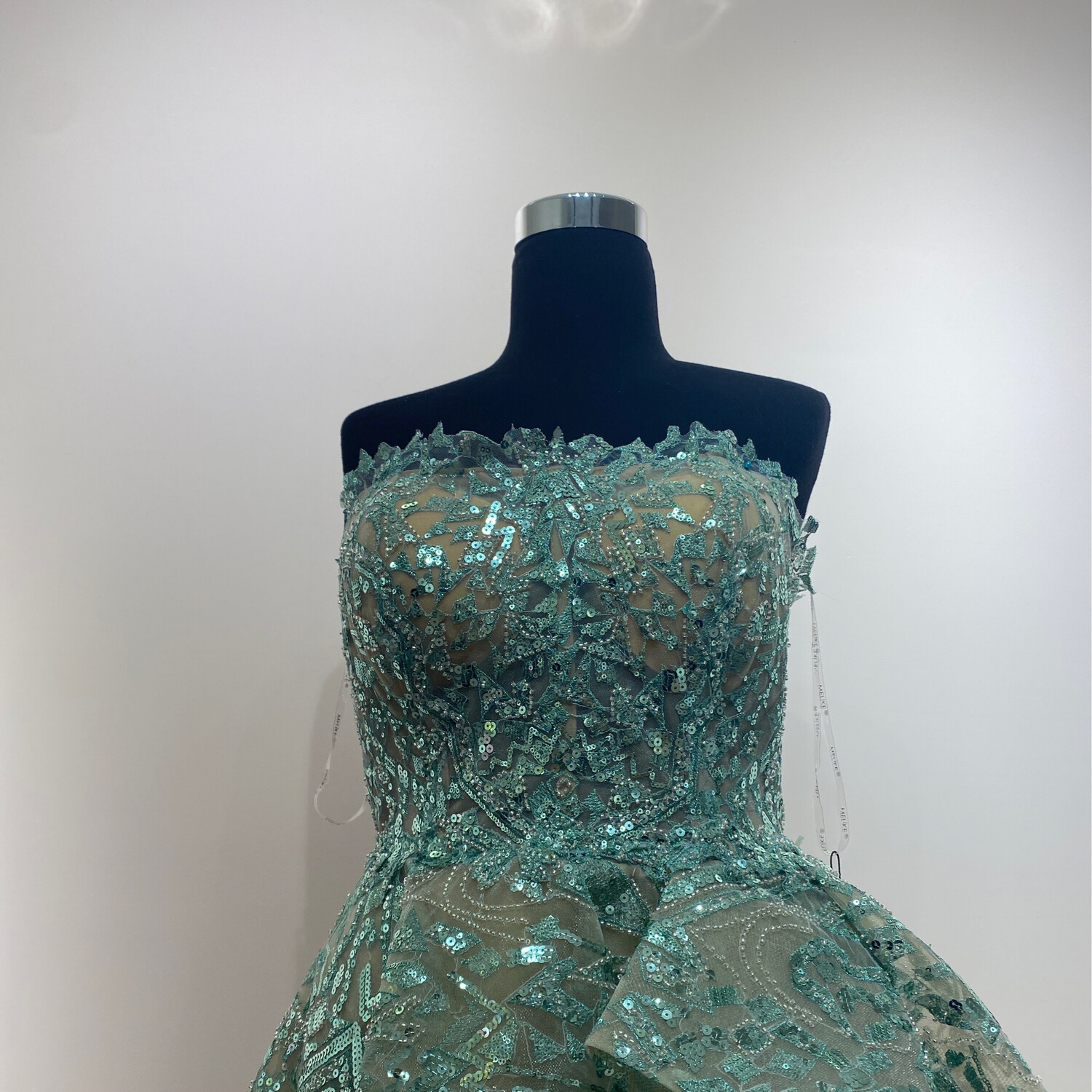 Vestido corto largo, color	verde.  Talla VENDIDO Vestido corto largo, color	verde.  Talla VENDIDO