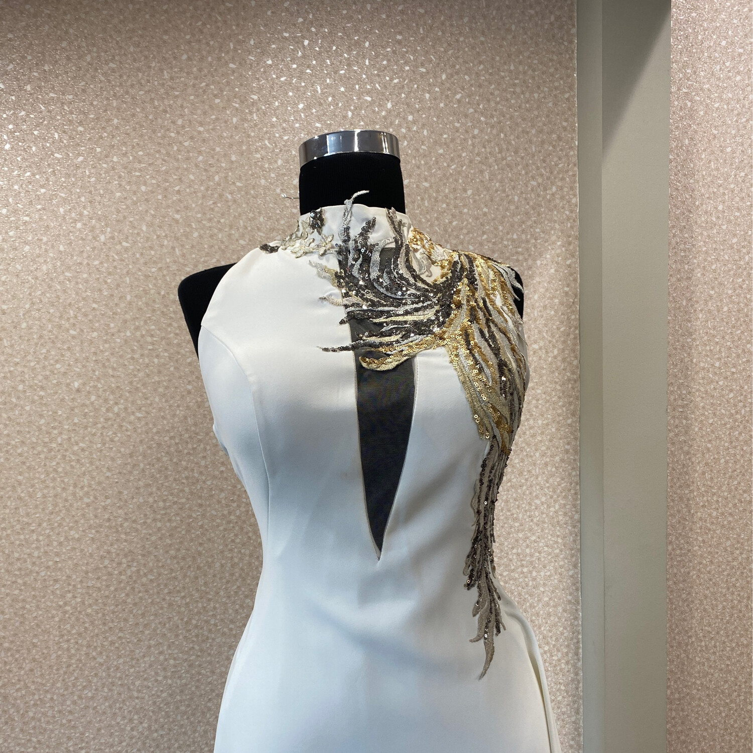VESTIDO LARGO	COLOR	BLANCO	WHITE	DE	TALLA:	44	EU	/	12	US