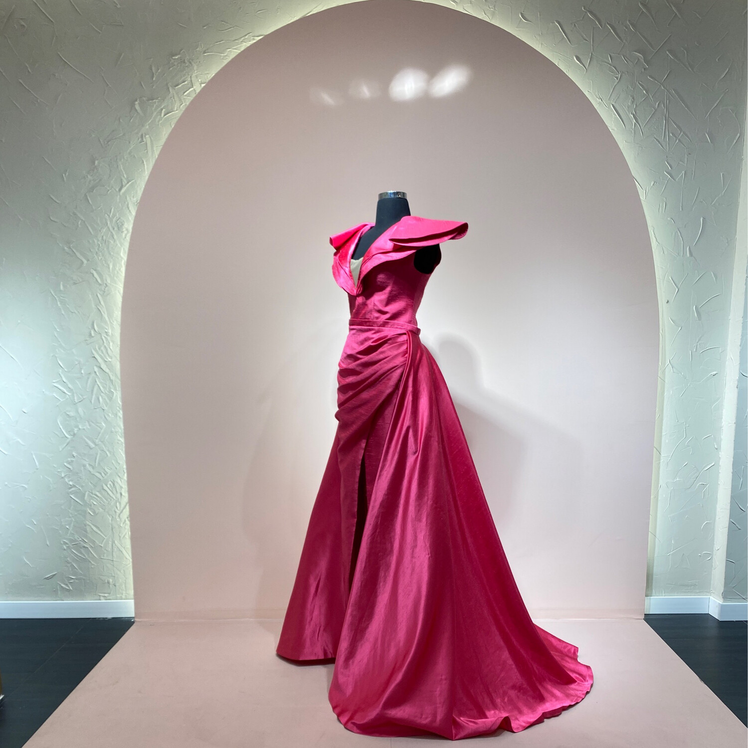VESTIDO LARGO CORTE SIRENA TALLA 44/S COLOR ROSADO