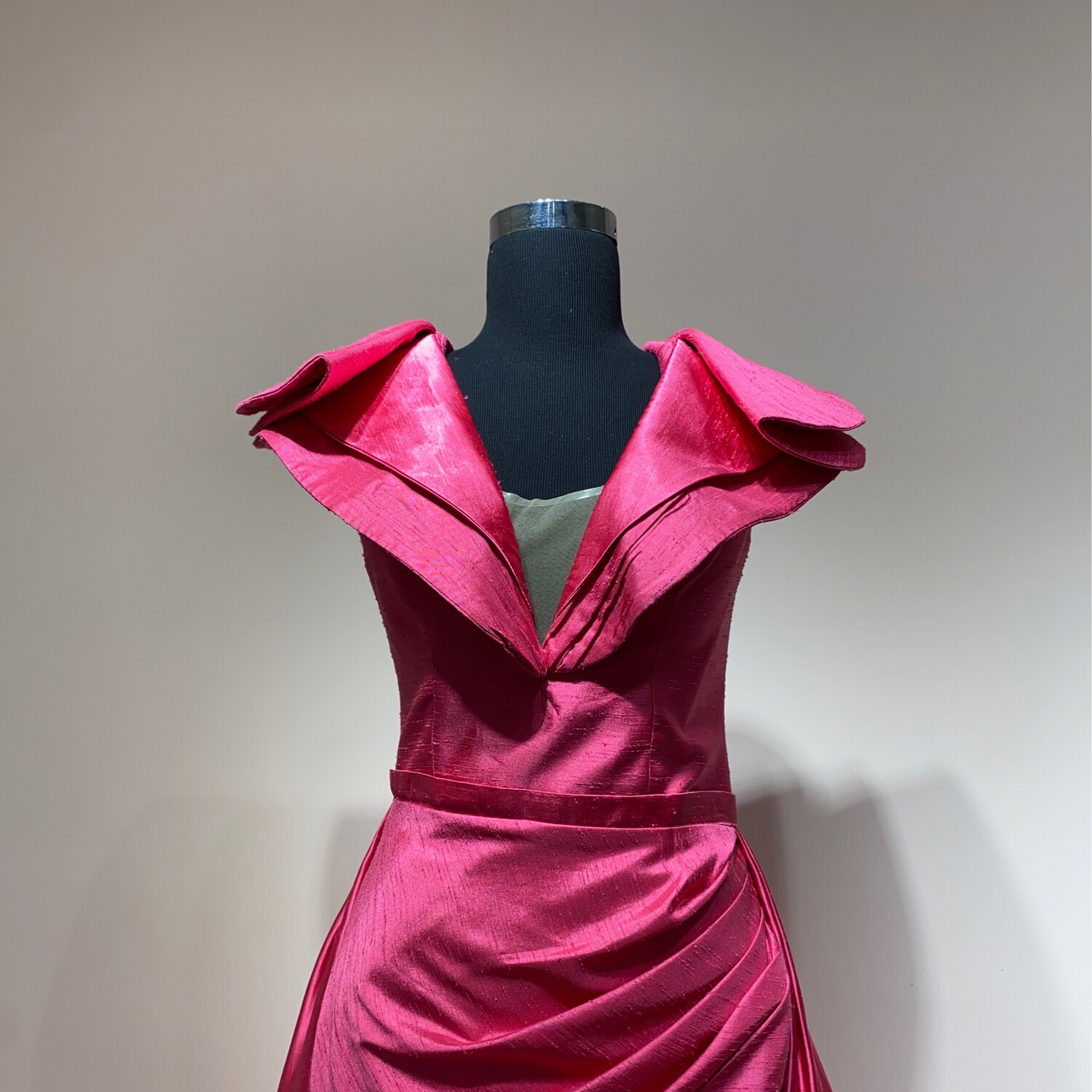 VESTIDO LARGO CORTE SIRENA TALLA 44/S COLOR ROSADO