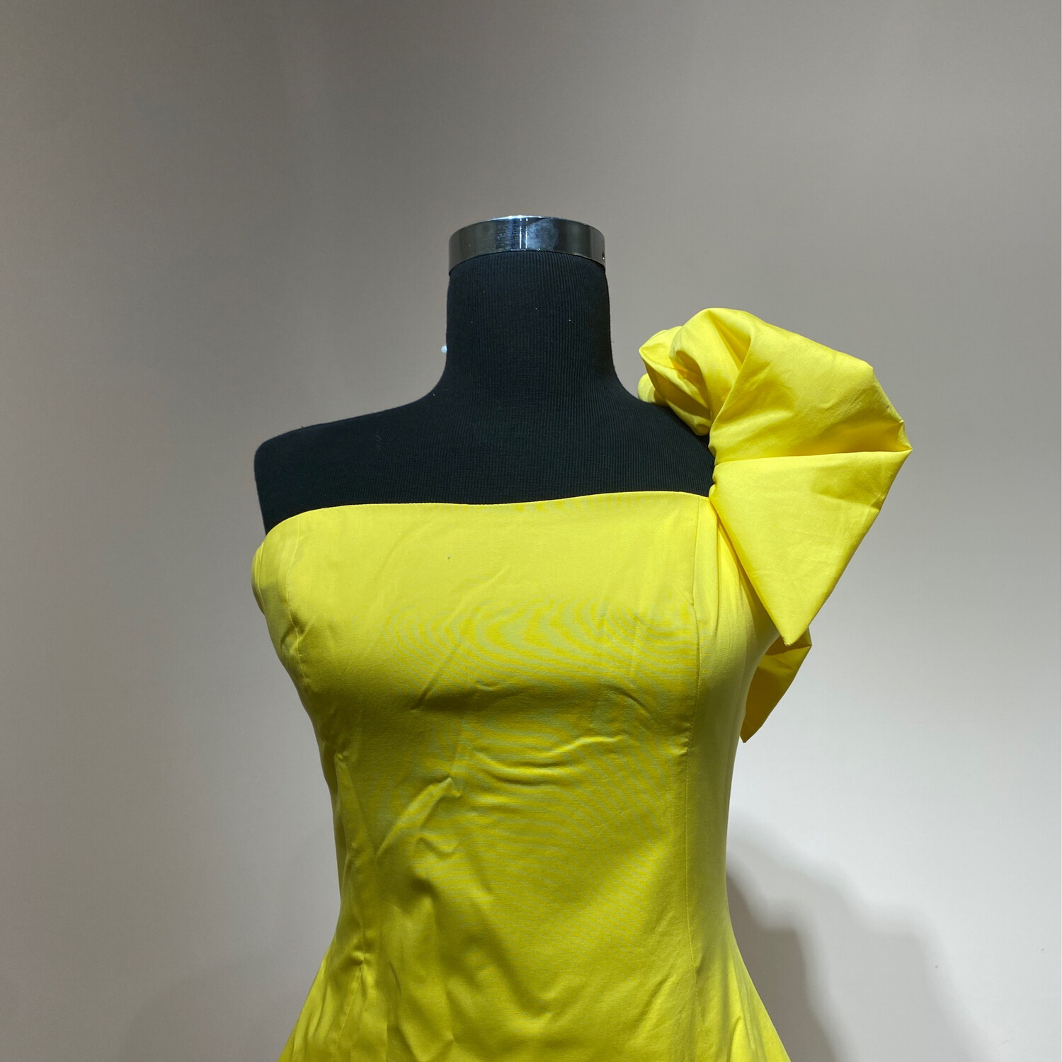 Vestido-Corto-Amarillo-Talla/44 Vestido-Corto-Amarillo-Talla/44