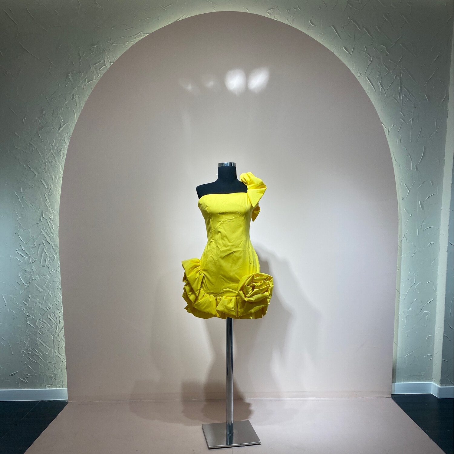 Vestido-Corto-Amarillo-Talla/44 Vestido-Corto-Amarillo-Talla/44