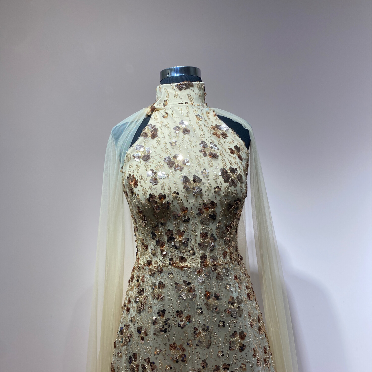 VESTIDO LARGO COLOR GOLD TALLA 42/S