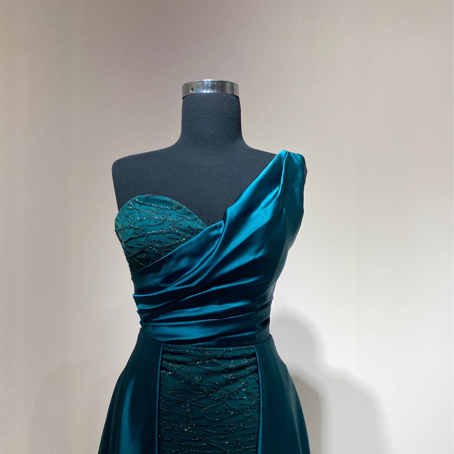 VESTIDO LARGO COLOR VERDE TALLA 1/XS