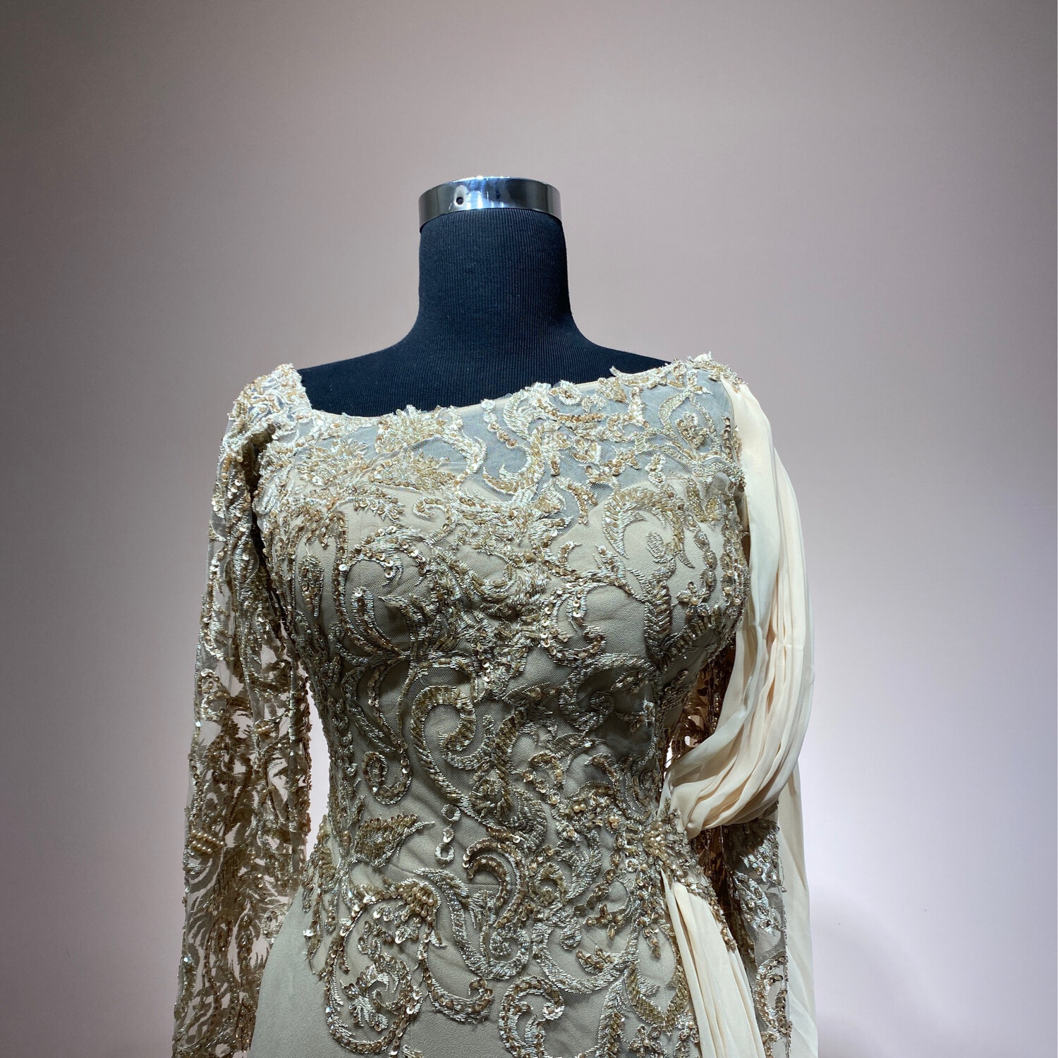 VESTIDO LARGO CORTE SIRENA TALLA 44/M COLOR GOLD