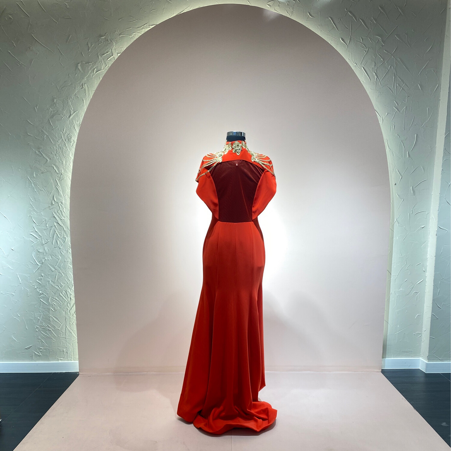 Vestido largo, color anaranjado. Talla M